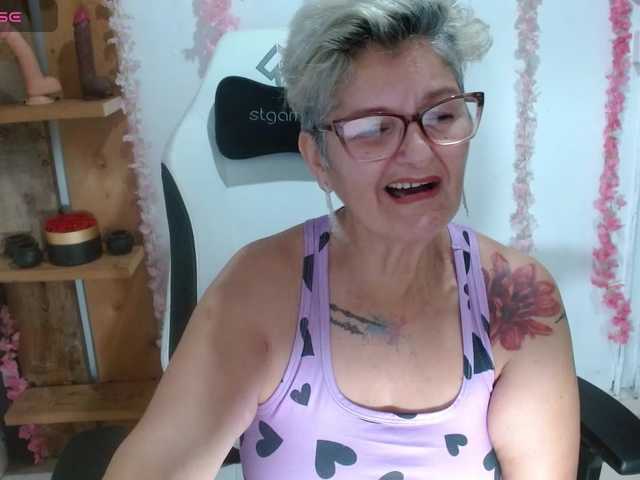 bety-cum3 live cam on BongaCams