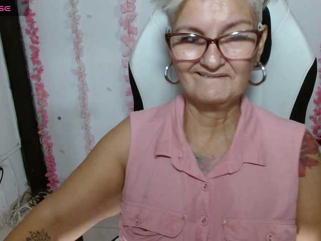 bety-cum3 live cam on BongaCams