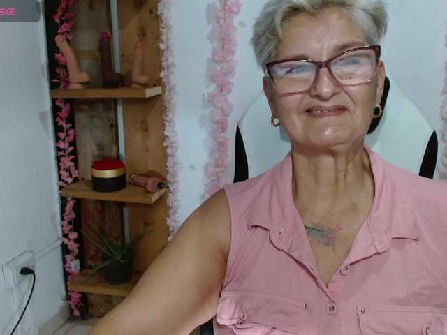 bety-cum3 live cam on BongaCams