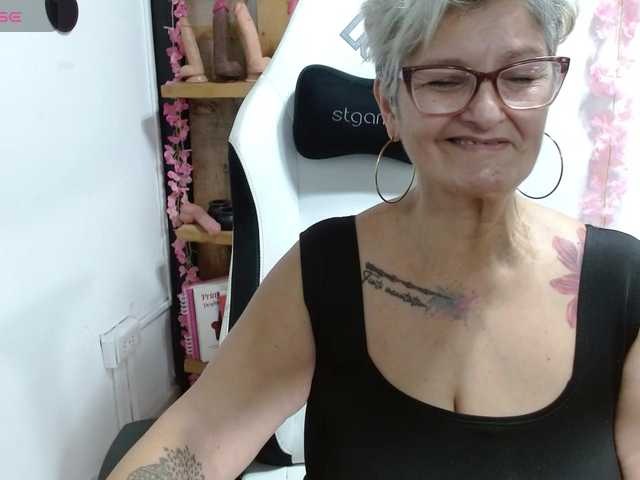 bety-cum3 live cam on BongaCams
