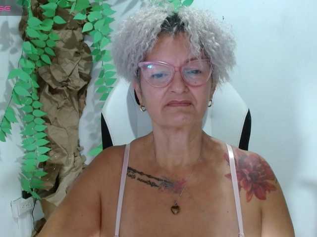 bety-cum3's BongaCams show and profile
