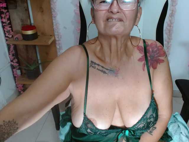 bety-cum3 live webcam show