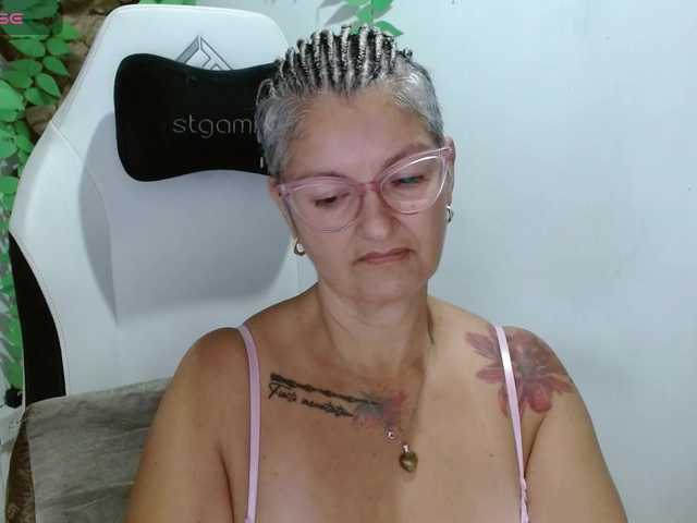 bety-cum3's BongaCams show and profile