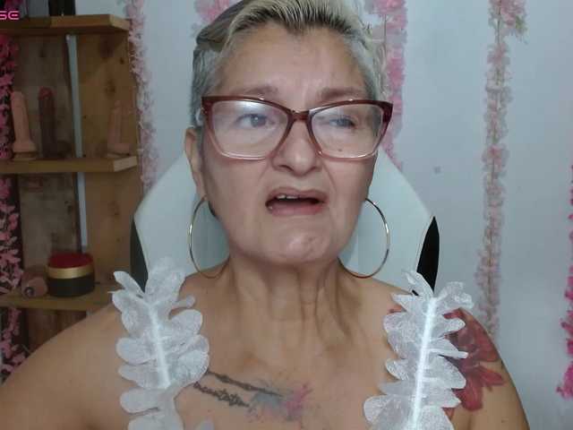 bety-cum3 live cam