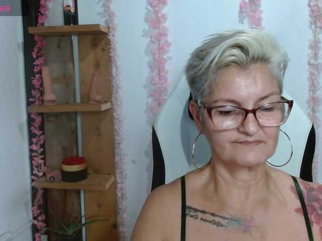 bety-cum3 live cam on BongaCams