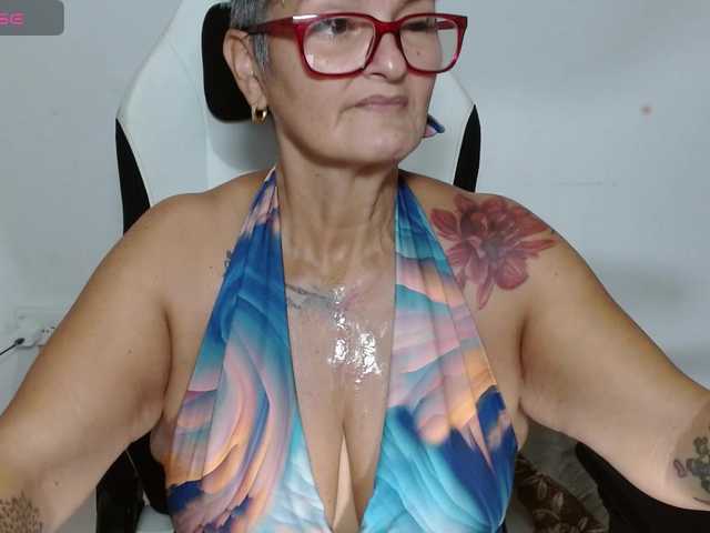 bety-cum3 live cam on BongaCams