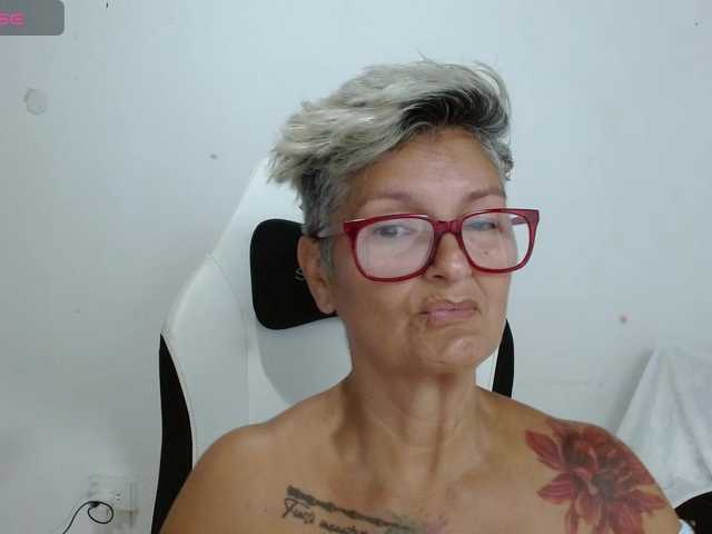 bety-cum3 live cam on BongaCams