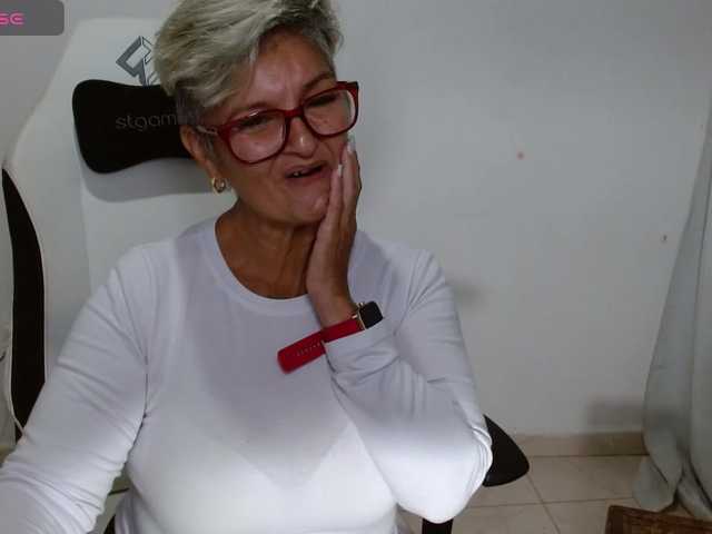 bety-cum3 live cam on BongaCams