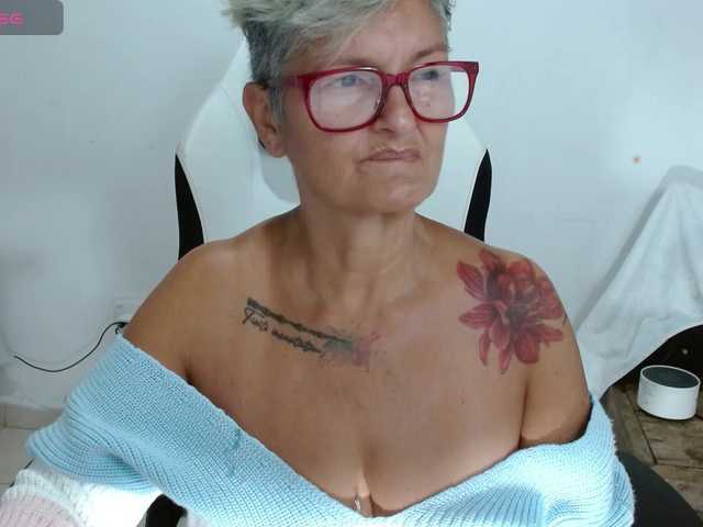 bety-cum3 live cam on BongaCams
