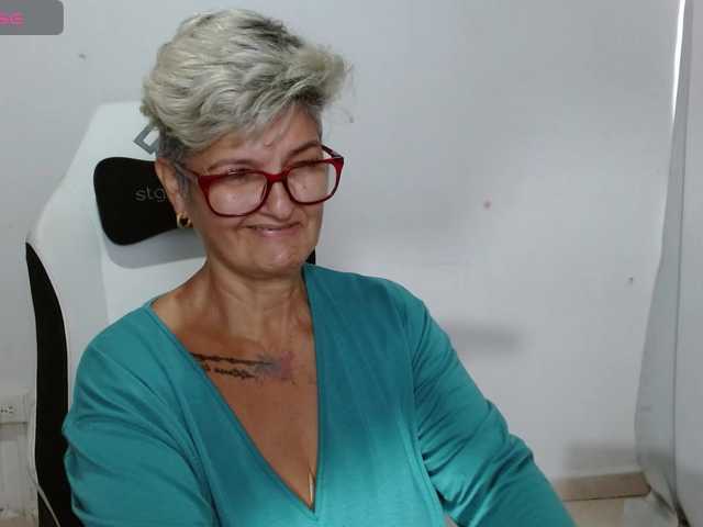 bety-cum3 live cam on BongaCams