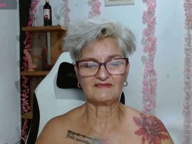 bety-cum3 live cam on BongaCams