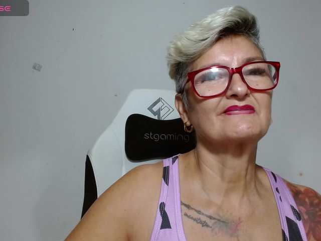 bety-cum3 live cam on BongaCams