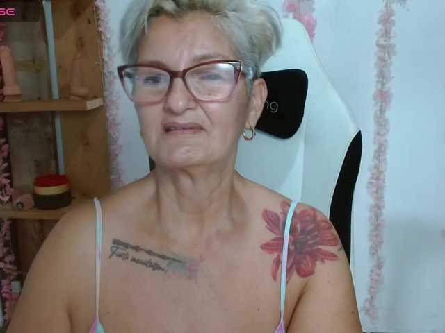bety-cum3 live cam on BongaCams