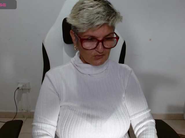 bety-cum3 live cam on BongaCams