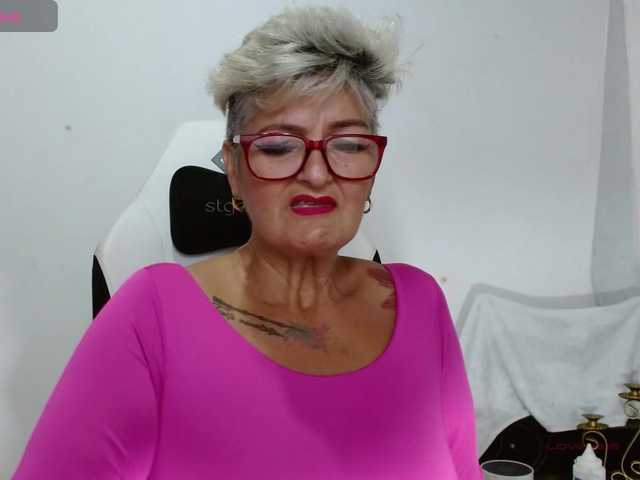 bety-cum3 live cam on BongaCams