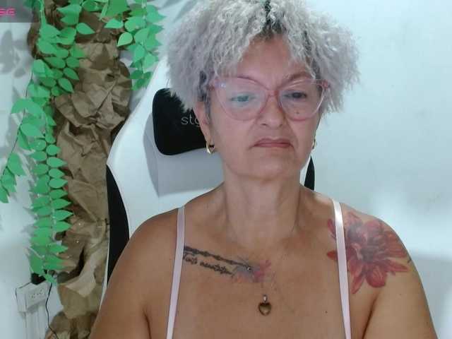 bety-cum3's BongaCams show and profile