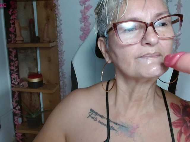 bety-cum3 live webcam show