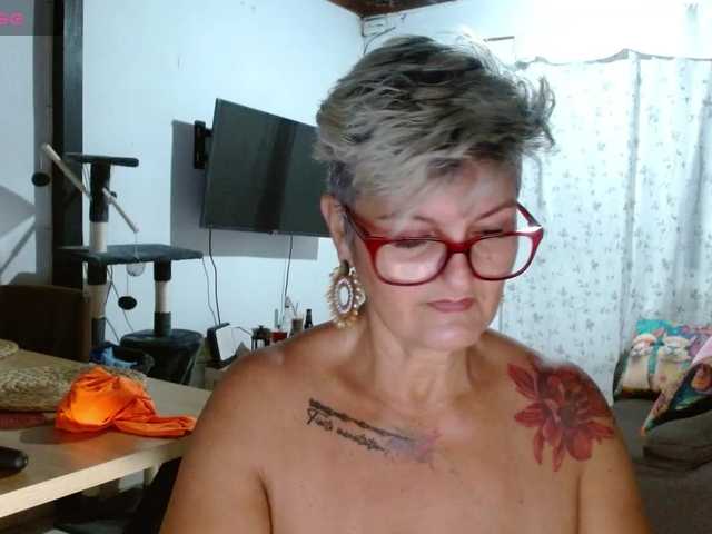 bety-cum3 live cam on BongaCams