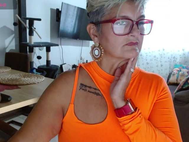 bety-cum3 live cam on BongaCams