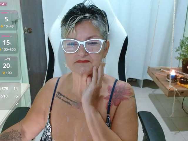 bety-cum3 live cam on BongaCams