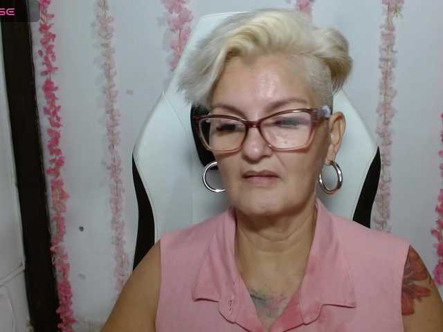 bety-cum3 live cam on BongaCams