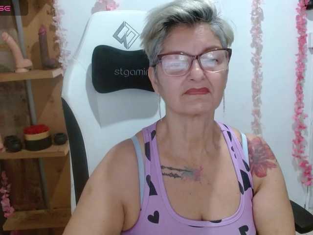 bety-cum3 live cam preview