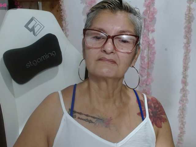 bety-cum3 live cam on BongaCams
