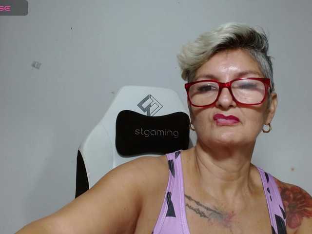 bety-cum3 live cam on BongaCams