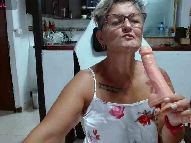 bety-cum3