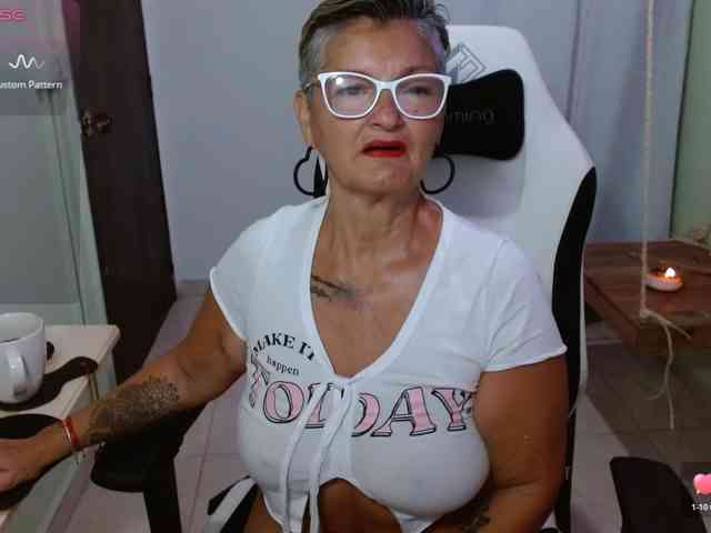 bety-cum3