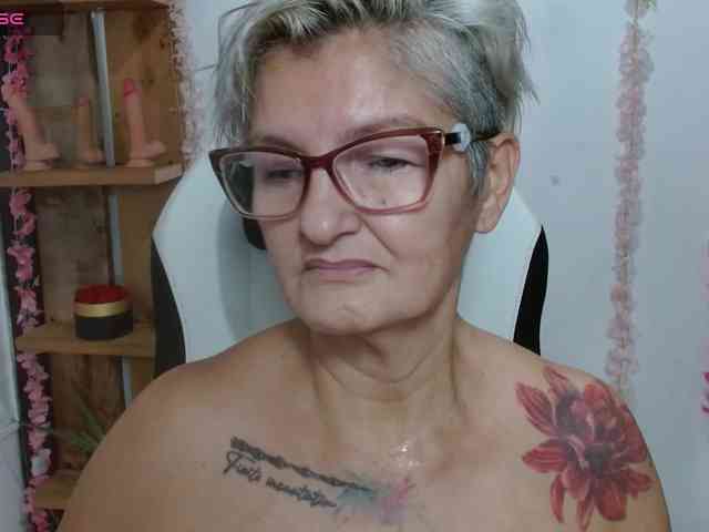 bety-cum3