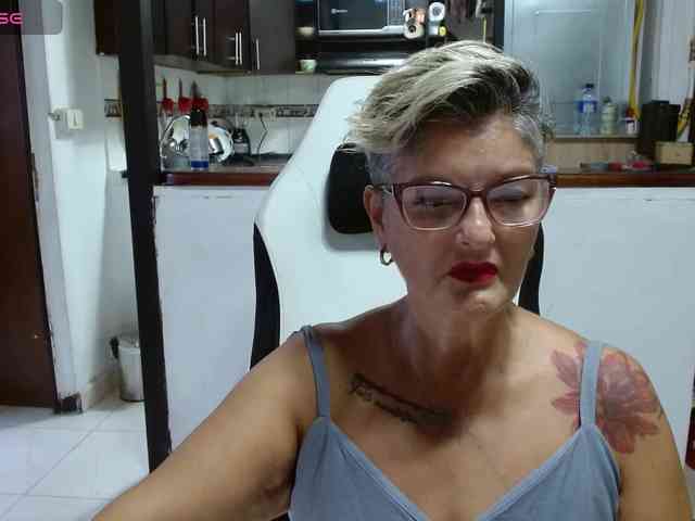 bety-cum3