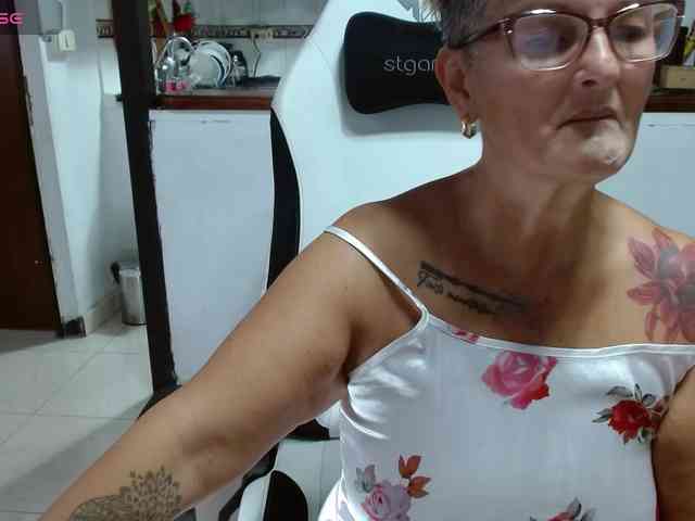 bety-cum3