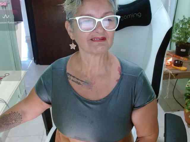bety-cum3 bety-cum3