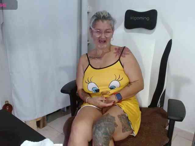 bety-cum3