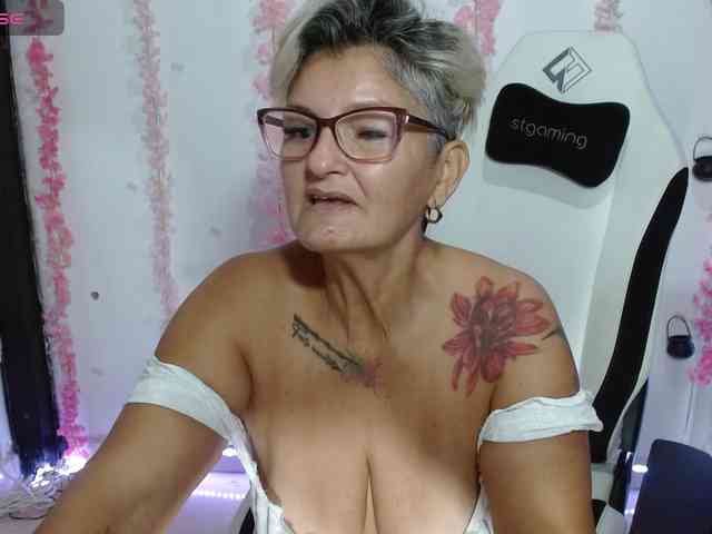 bety-cum3