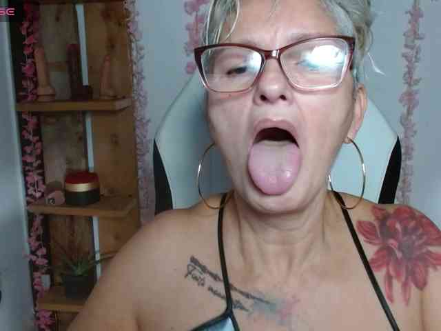 bety-cum3