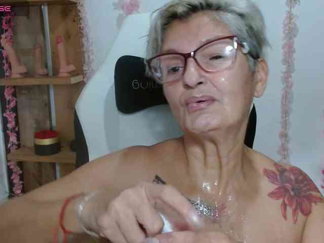 bety-cum3 Live Webcam on BongaCams