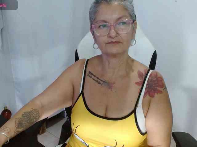 bety-cum3
