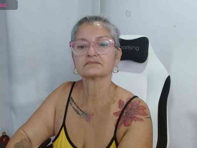 bety-cum3