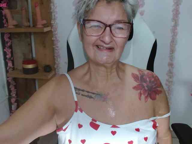 bety-cum3 Live Webcam on BongaCams