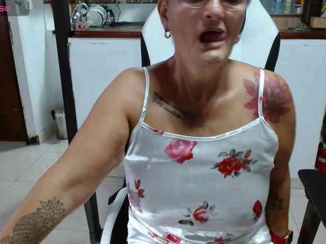 bety-cum3