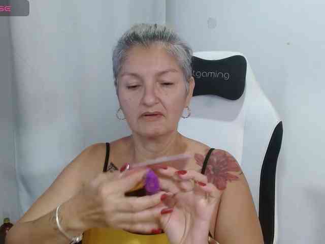 bety-cum3