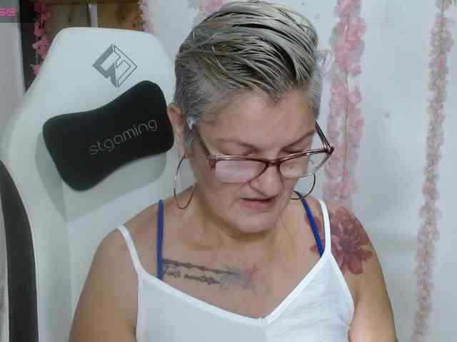bety-cum3