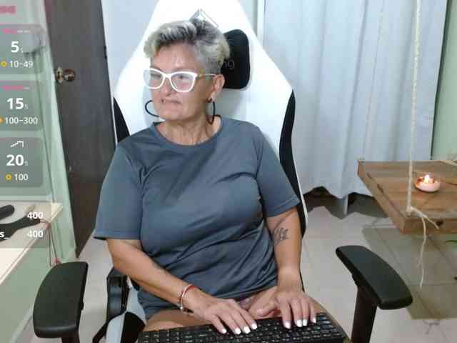 bety-cum3