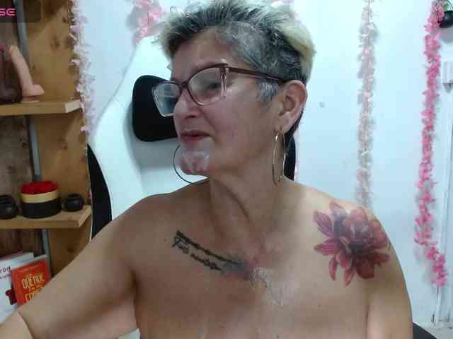 bety-cum3