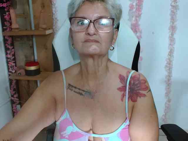 bety-cum3