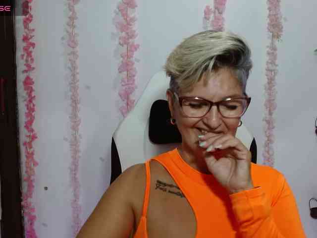 bety-cum3