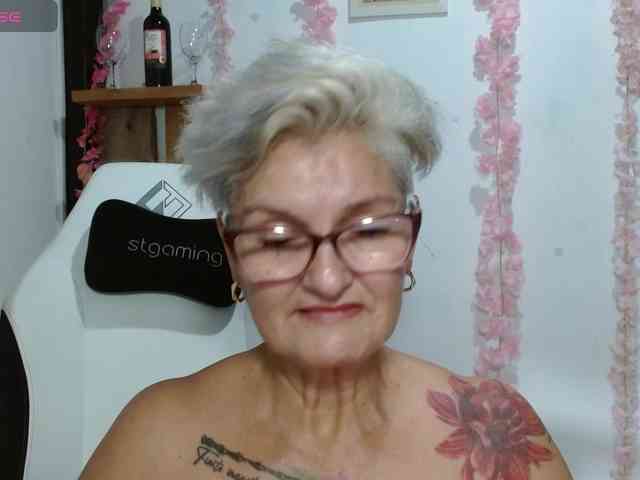 bety-cum3