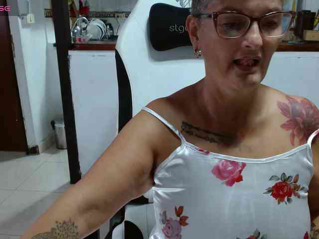 bety-cum3